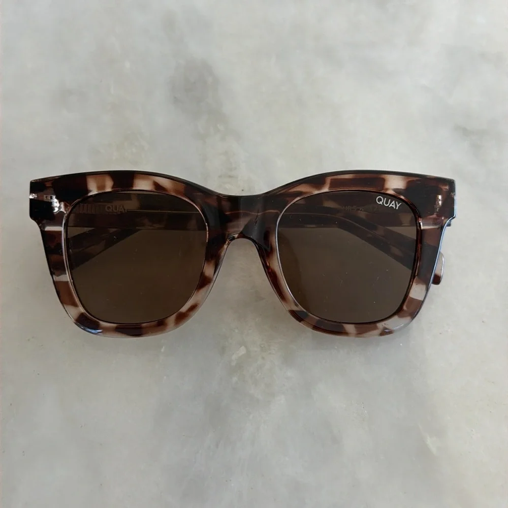 Quay After Hours Sunnies in Tortoise